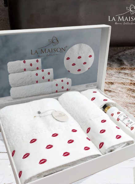 Набор махровых полотенец La Maison Liva 3шт. + ароматический спрей