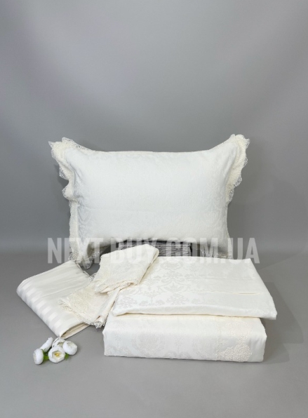 Maison D'or Mirabella Bedcover set krem набір постільної білизни з покривалом і наволочками 200x220см сатин жакард з мереживом