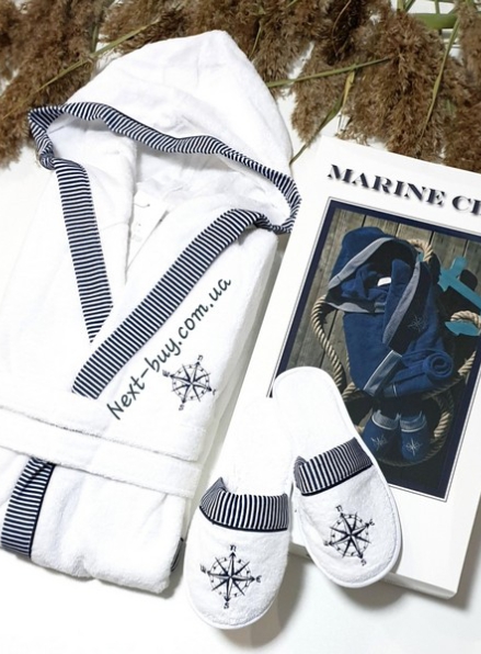 Чоловічий махровий халат Maison Dor Marine Club з капюшоном і тапочками білий з синім