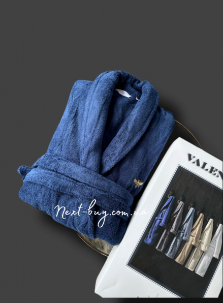 Мужской махровый халат Maison D`or Paris Valentin с вышивкой синий