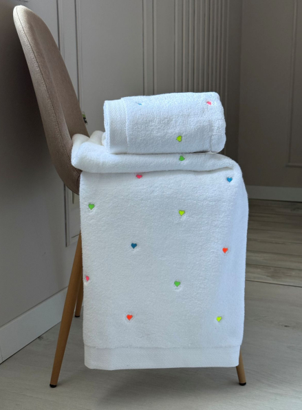 Maison D'or Soft Hearts neon махровий рушник банний 85х150
