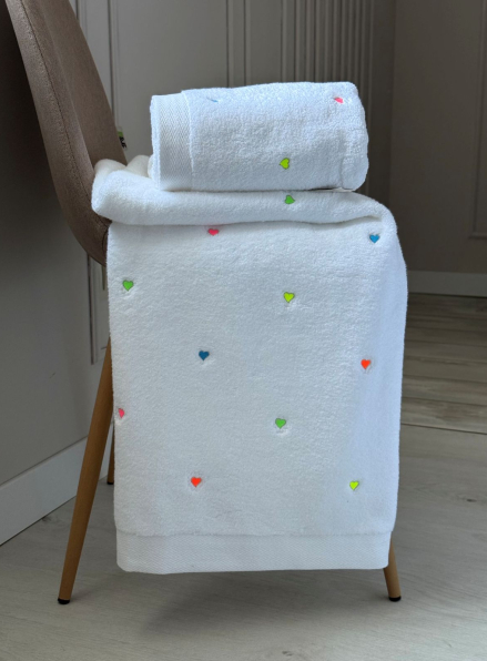 Maison D'or Soft Hearts neon махровий рушник банний 85х150