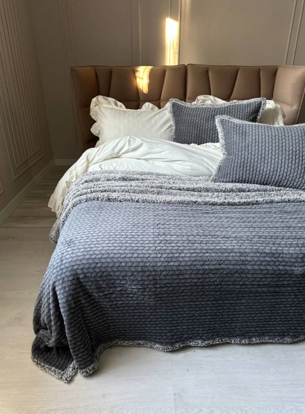 Двохстороннє тепле і м'яке покривало з наволочками Mosaic antrasit 220х260