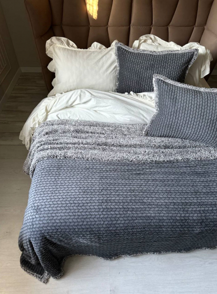 Двохстороннє тепле і м'яке покривало з наволочками Mosaic antrasit 220х260