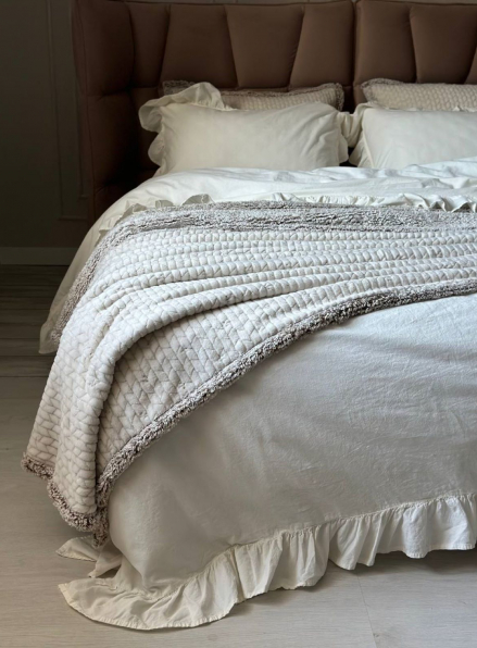 Двохстороннє тепле і м'яке покривало з наволочками Mosaic bej 220х260