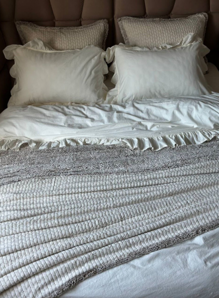 Двохстороннє тепле і м'яке покривало з наволочками Mosaic bej 220х260