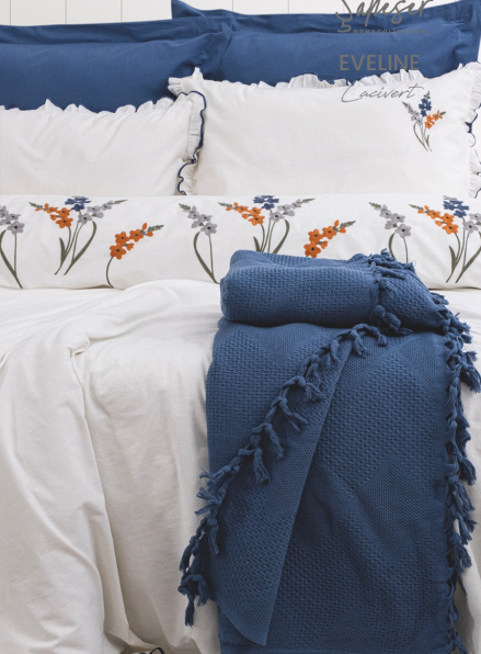 Постільна білизна з вишивкою і піке Saheser Eveline Lacivert євро 200х220