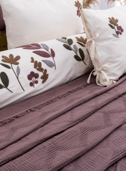 Постільна білизна з піке з простирадлом на резинці Saheser Paula Murdum євро