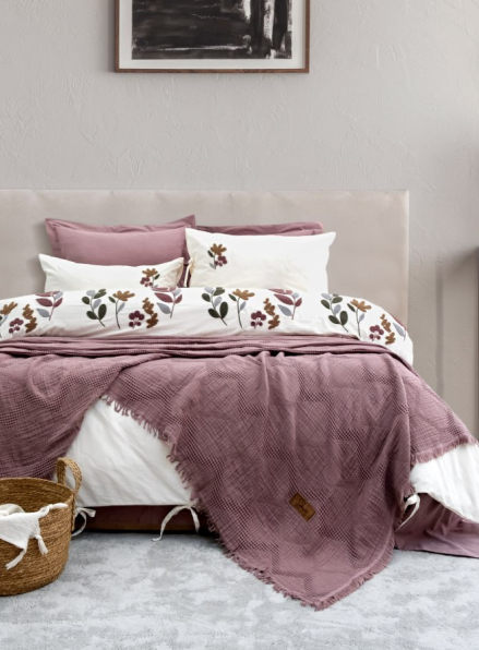 Постільна білизна з піке з простирадлом на резинці Saheser Paula Murdum євро