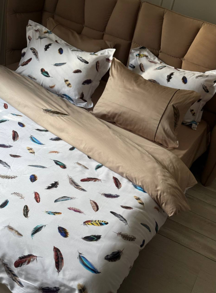 Maison D'or Pulume Volante beige постільна білизна 200x220см сатин з вишивкою євро