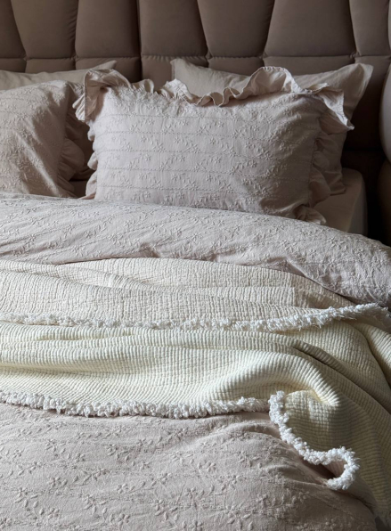 Постільна білизна з простирадлом на резинці Resital Bej євро жакард, варена бавовна