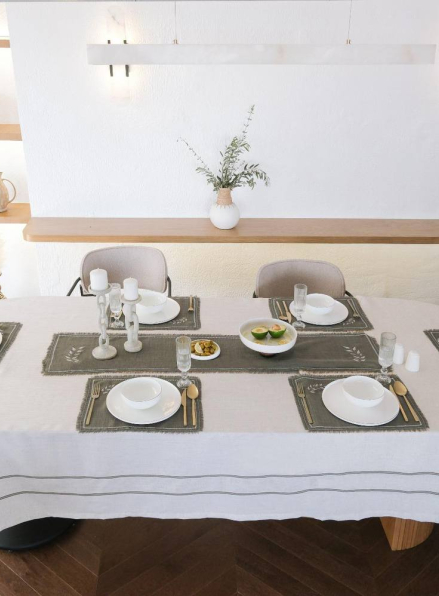 Скатертина 160×220, ранер та 6 серветок з вишивкою OLIVE EARTH Istambul Туреччина