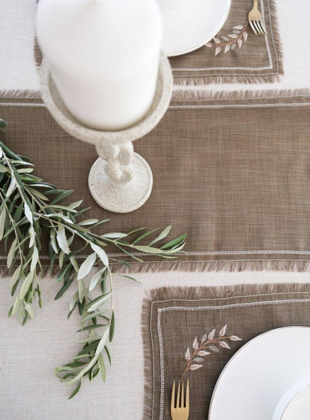 Скатертина 160×220, ранер та 6 серветок з вишивкою OLIVE EARTH Istambul Туреччина