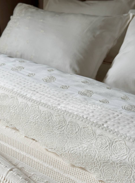 Maison D'or Roesia Estee Krem постільна білизна євро 200х220 сатин з вишивкою
