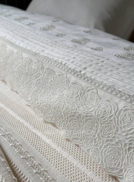 Maison D'or Roesia Estee Krem постільна білизна євро 200х220 сатин з вишивкою