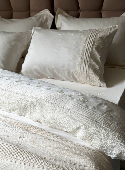 Maison D'or Roesia Estee Krem постільна білизна євро 200х220 сатин з вишивкою