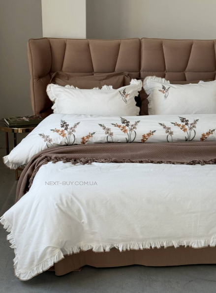 Постільна білизна з вишивкою і піке Saheser Eveline Kahve євро 200х220