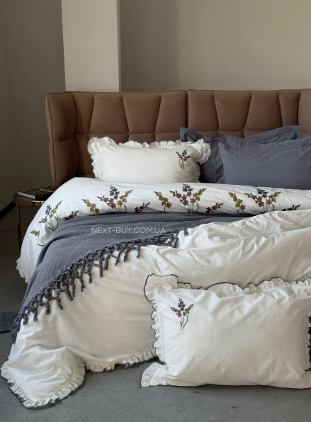 Постільна білизна з вишивкою і піке Saheser Eveline antrasit євро 200х220