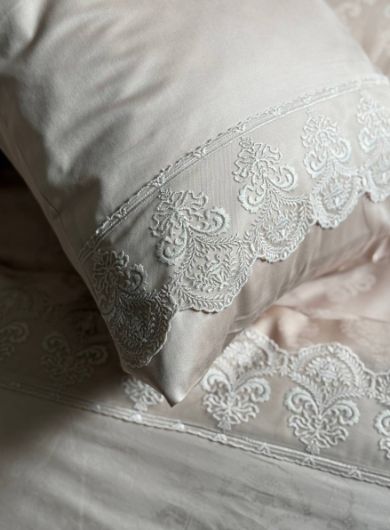 Maison D'or Mirabella Dantella beige постільна білизна 200x220см сатин жаккард бежевий