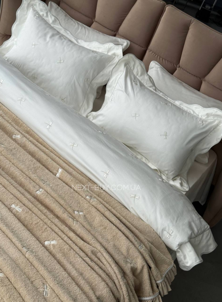 Maison D'or Les Azzures ecru-ecru постільна білизна євро 200х220 сатин з вишивкою бабок