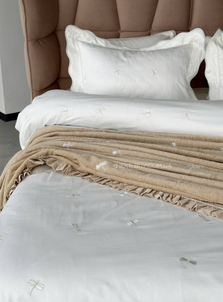 Maison D'or Les Azzures ecru-ecru постільна білизна євро 200х220 сатин з вишивкою бабок