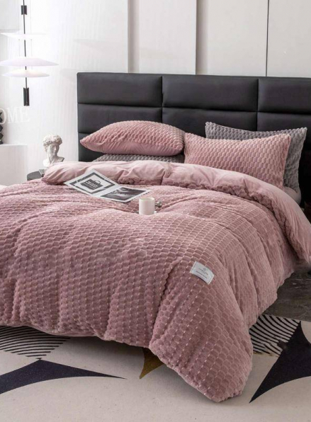 Велюровое постельное белье Colorful розовое евро 200х230