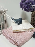 Бамбуковое полотенце с гипюром Maison D'or Julia Bambu 50х100см грязно-розовое