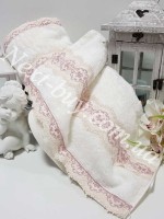 Бамбуковое полотенце с кружевом Maison D'or Vanessa 85х150см кремовое