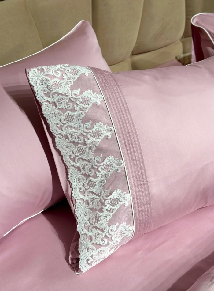 Постільна білизна Maison D'or Gloria dark lilac 200x220см сатин з мереживом фіолетовий - Зображення 6