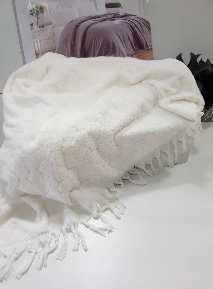 Maison D'or Paris Danielle Bedspread махровая простынь с бахромой хлопок крем — изображение 2