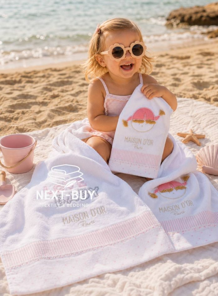 Maison D`or Love Baby комплект розовых детских полотенец 3 шт из хлопка с аппликацией — изображение 2