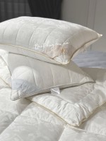 Подушка Maison D’or Classic Mirabella  Jacquard 50×70 – французька класика у вашій спальні