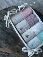 Набор кухонных полотенец в корзине Maison D'or Bee color 4 шт 40х60