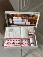 Новогодний набор махровых полотенец La Maison Joy 3шт. + ароматический спрей — изображение 2