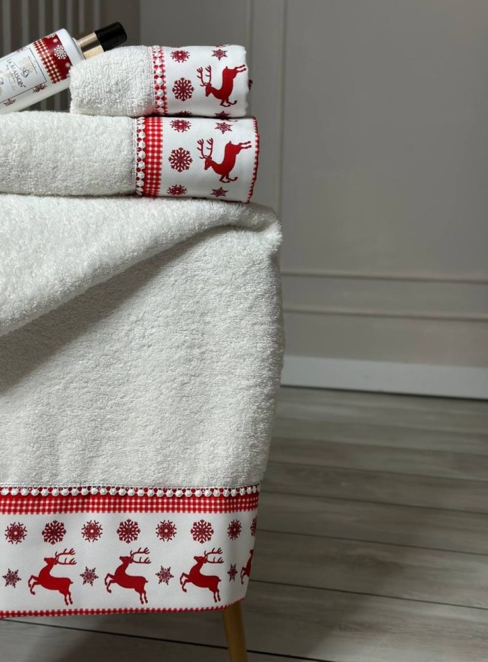 Новогодний набор махровых полотенец La Maison Joy 3шт. + ароматический спрей — изображение 3