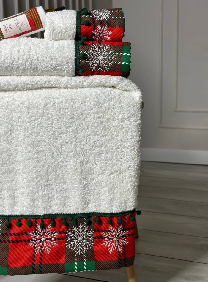 Новогодний набор махровых полотенец La Maison Merry 3шт. + ароматический спрей — изображение 2