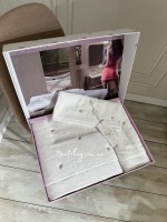Набір махрових рушників Maison D'or Soft Hearts white-dark lilac з сердечками - Зображення 2
