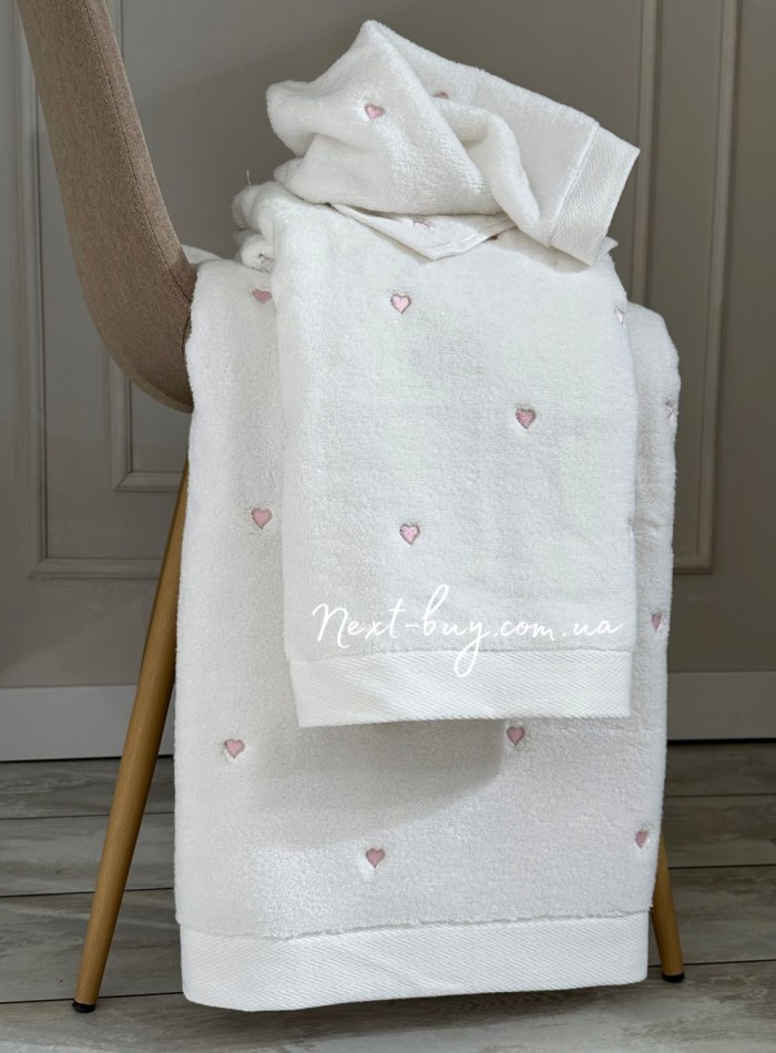 Набор махровых полотенец Maison D'or Soft Hearts white-pink с сердечками — изображение 4