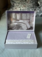 Постільна білизна Maison D'or Roses lilac 200x220см сатин із стразами - Зображення 5