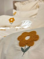 Постільна білизна з простирадлом на резинці Saheser Florita Sari євро 200×220 • Вишивка - Зображення 5