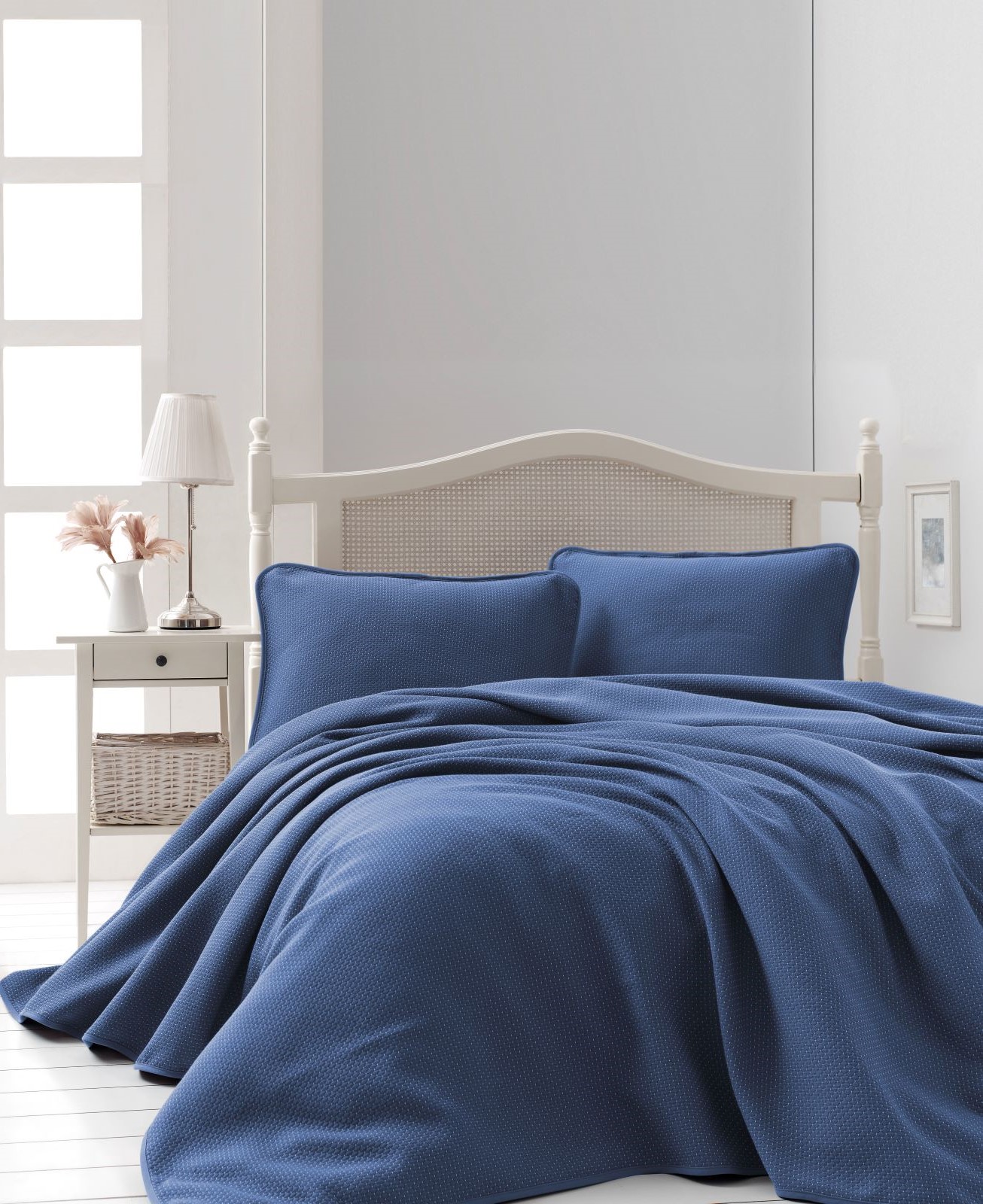 Жаккардовое покрывало с наволочками Saheser Liv navy blue евро Турция — изображение 1
