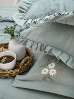 Легка постільна білизна з покривалом і вишивкою Saheser Fiorella mint - Зображення 9