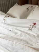 Постельное белье с вышивкой и пике Saheser Noris cream евро 200х220 — изображение 6