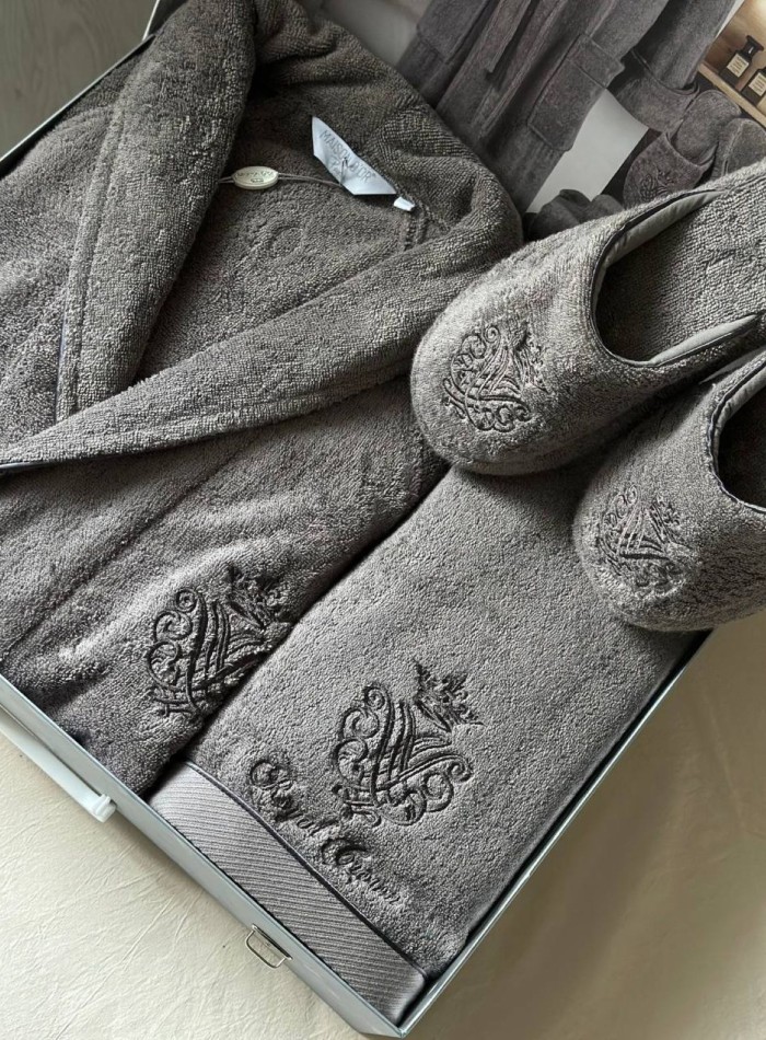Махровый набор мужской халат с тапочками и с 2-мя полотенцами Maison D'or Royal Crown Antracite с вышивкой — изображение 3