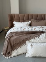 Постельное белье с вышивкой и пике Saheser Eveline Kahve евро 200х220