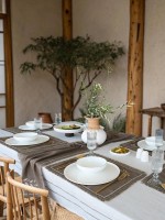 Скатертина 160×220, ранер та 6 серветок з вишивкою OLIVE EARTH Istambul Туреччина