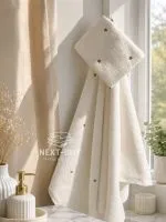 Махровое полотенце Kassatex New York Zephire Eponge Adulte, кремовое с вышивкой сердечек, 70×120 см