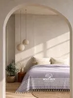 Полуторне бавовняне покривало-плед Maison D’or Babette Murdum White 155×220 см, фіолетово-біле з китицями